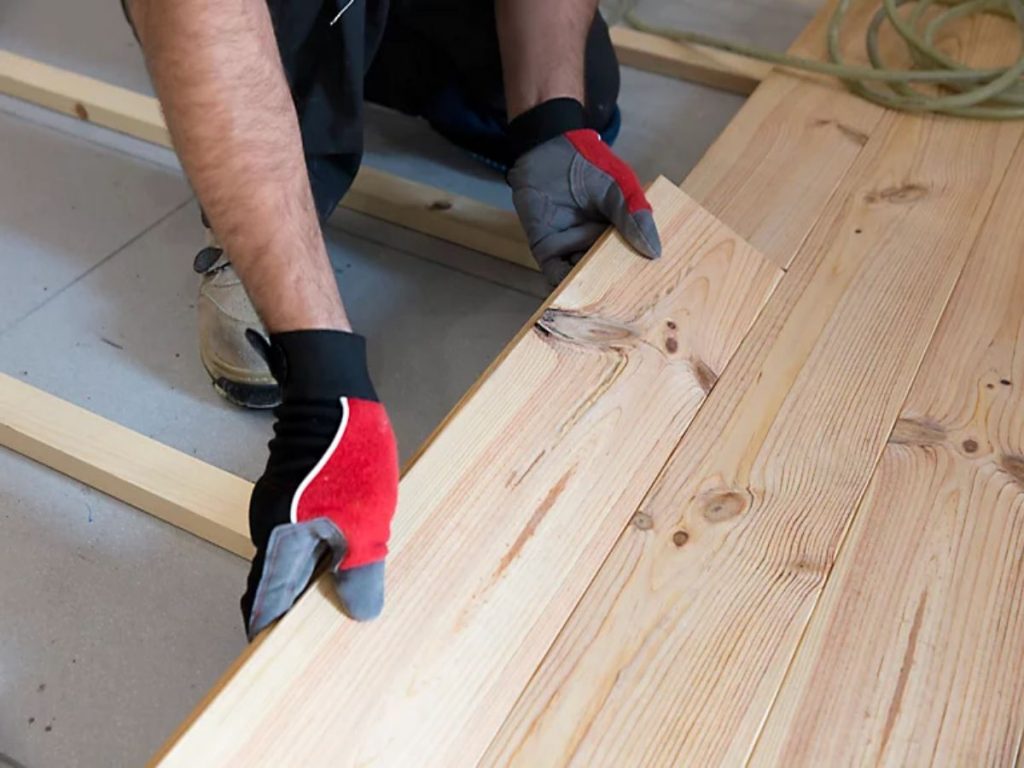 Instalación de suelos de madera maciza